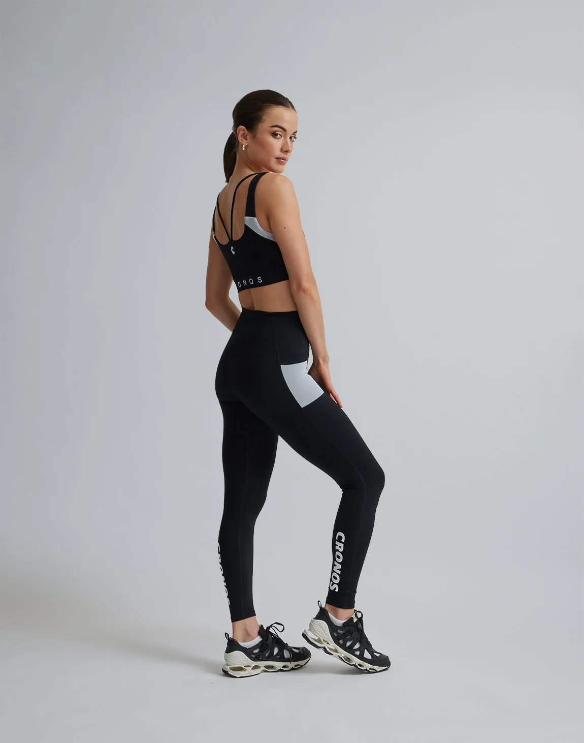 CRONOS WOMEN SPORTS MESH BRA【BLACK×WHITE】