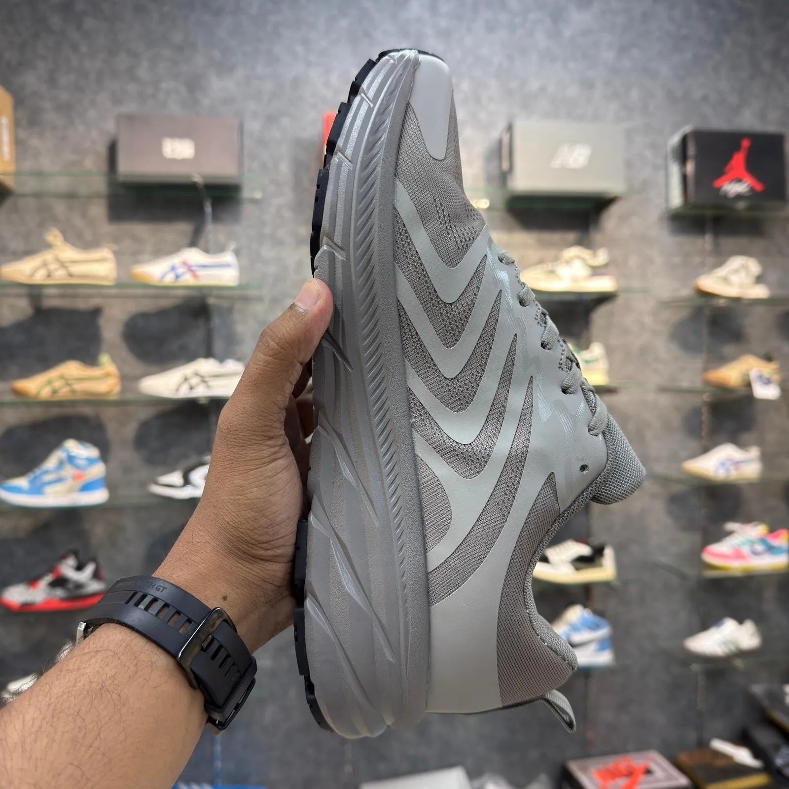 Jorge Walker Trail Light Grey