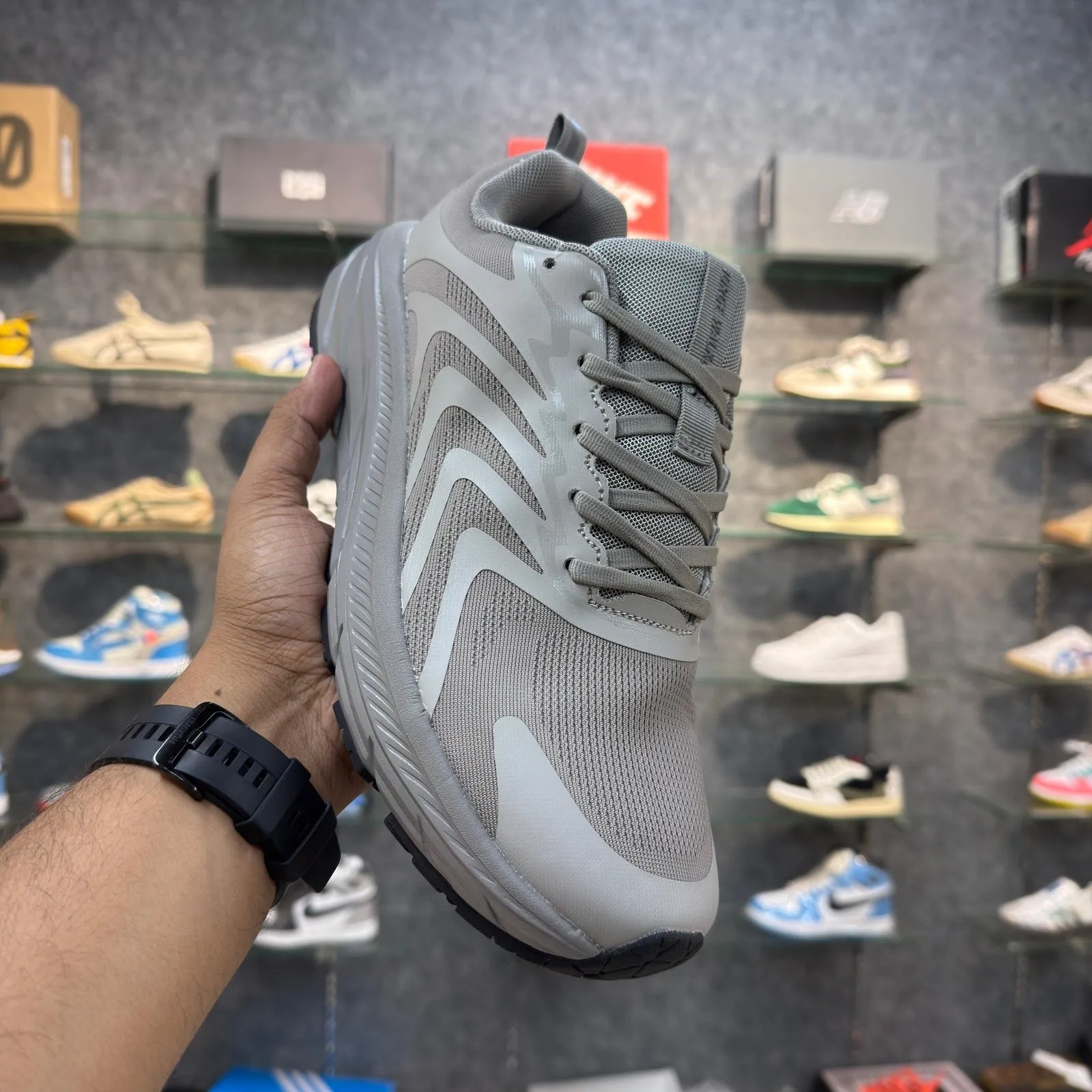 Jorge Walker Trail Light Grey