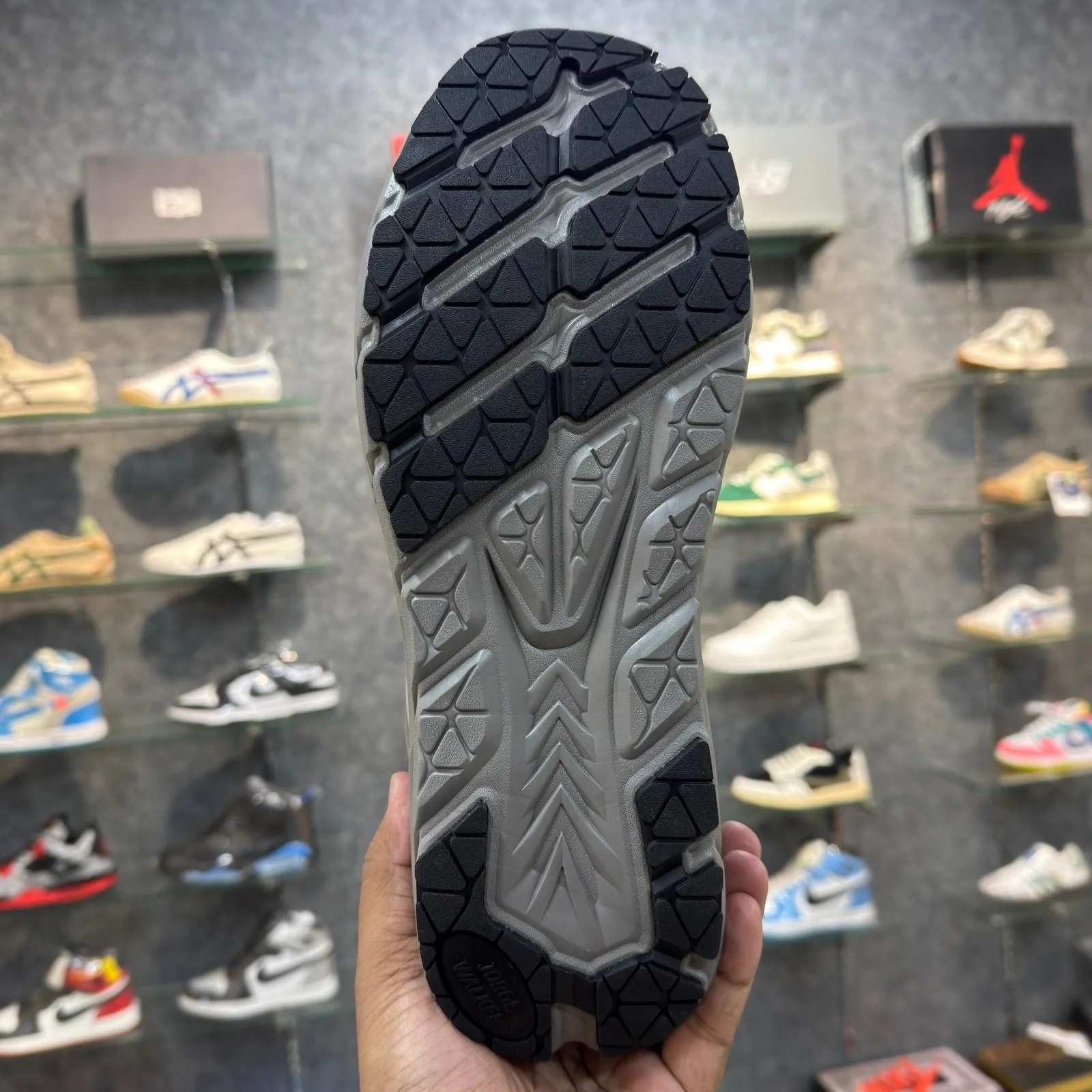 Jorge Walker Trail Light Grey