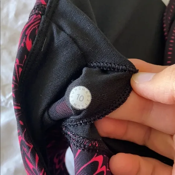 Lululemon Energy Bra in Infinity Glossy Black