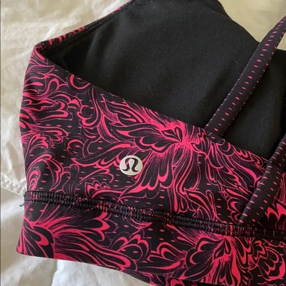 Lululemon Energy Bra in Infinity Glossy Black