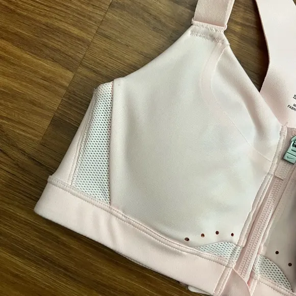 *NWT* Nike Women’s Alpha High Support Padded Zip Front Sports Bra Size XS (A-C)