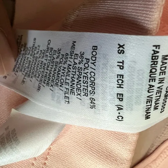 *NWT* Nike Women’s Alpha High Support Padded Zip Front Sports Bra Size XS (A-C)